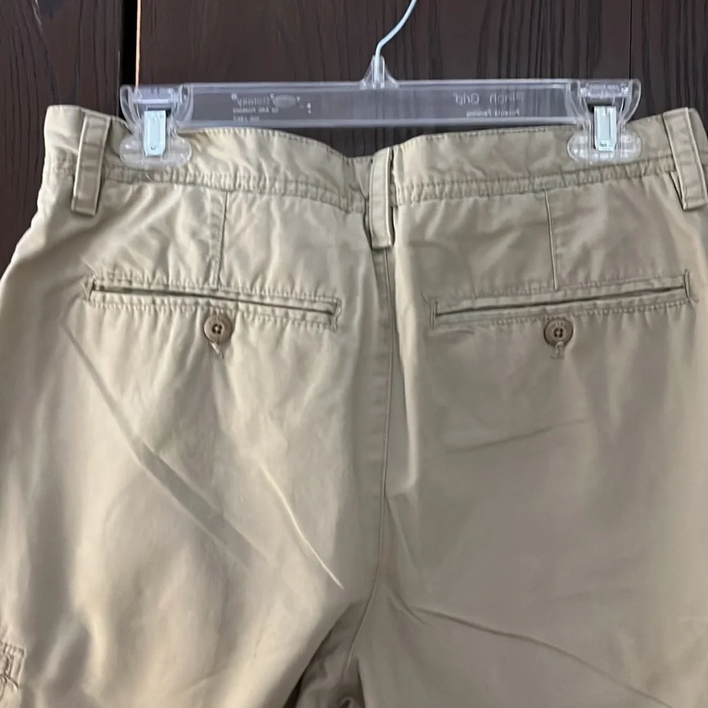 Original Weatherproof Vintage men’s khaki shorts. Size 30W